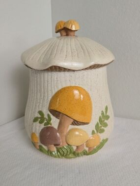 Vintage 70s Arnel's Ceramic Mushroom Canister 12"
